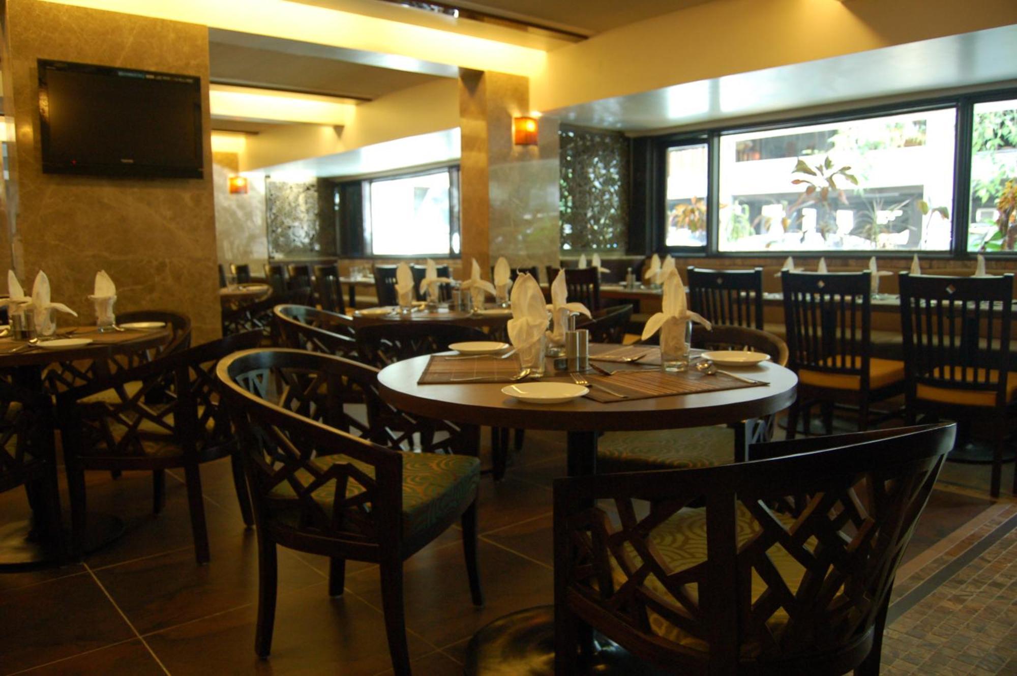 Comfort Inn President Near Ahmedabad Junction Station Екстериор снимка