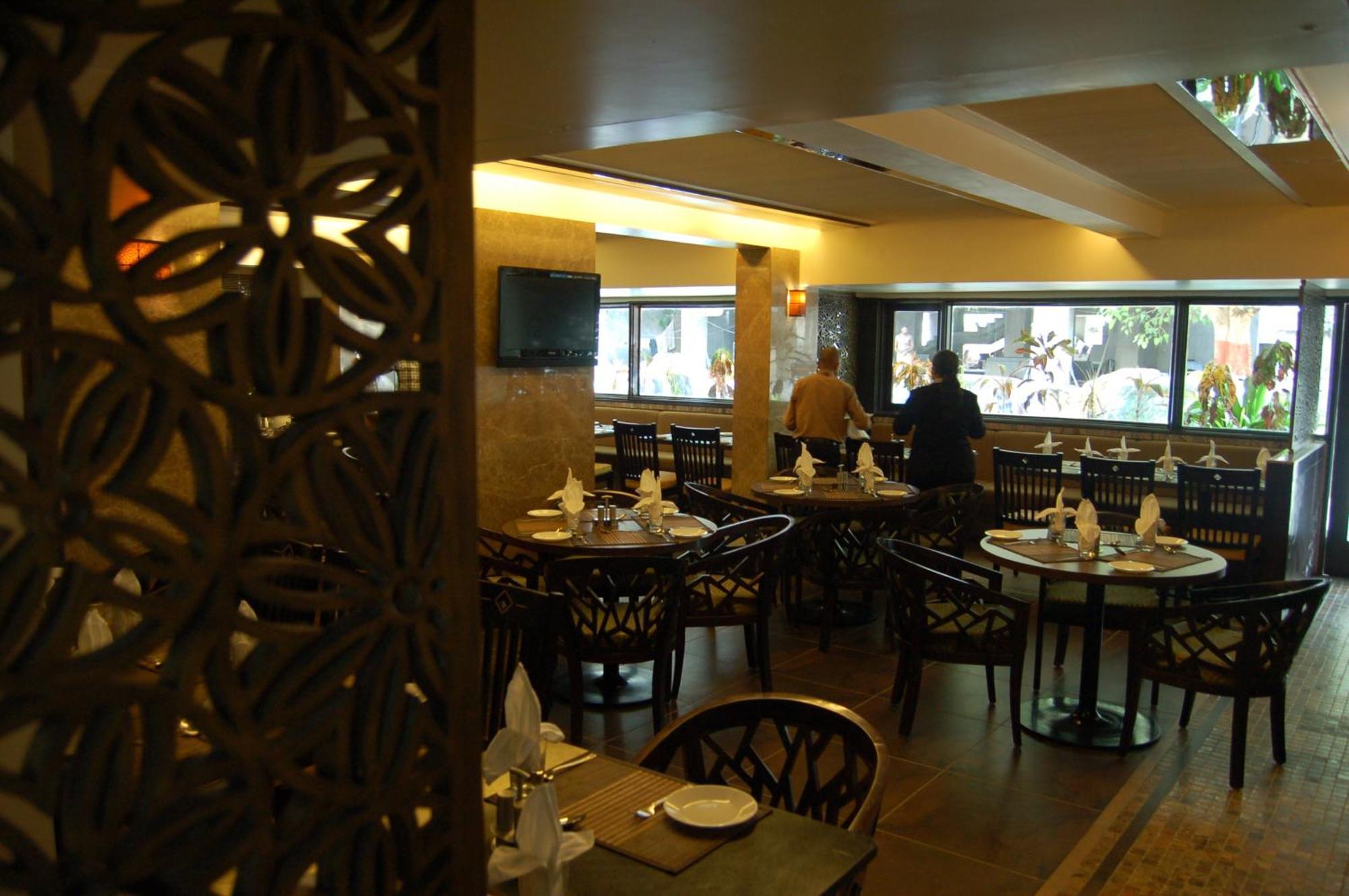Comfort Inn President Near Ahmedabad Junction Station Екстериор снимка