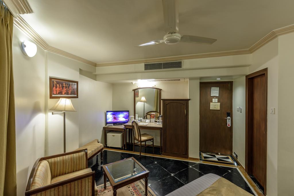 Comfort Inn President Near Ahmedabad Junction Station Екстериор снимка
