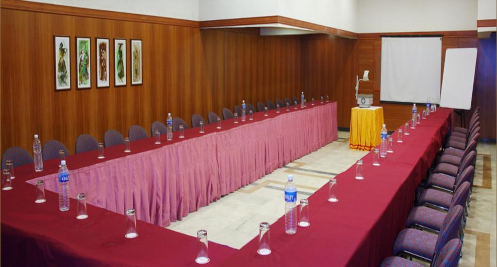 Comfort Inn President Near Ahmedabad Junction Station Екстериор снимка
