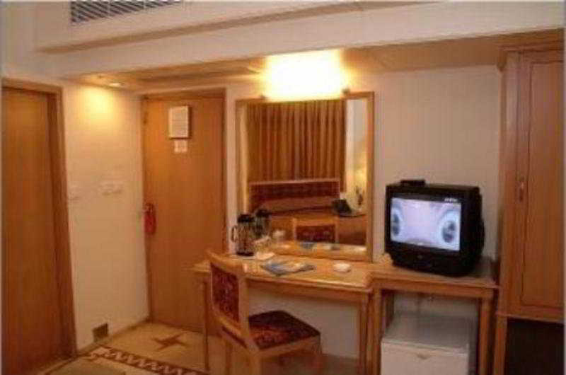 Comfort Inn President Near Ahmedabad Junction Station Екстериор снимка