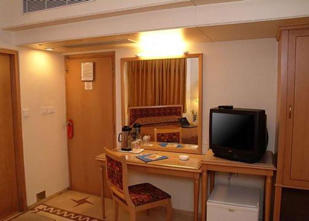Comfort Inn President Near Ahmedabad Junction Station Екстериор снимка