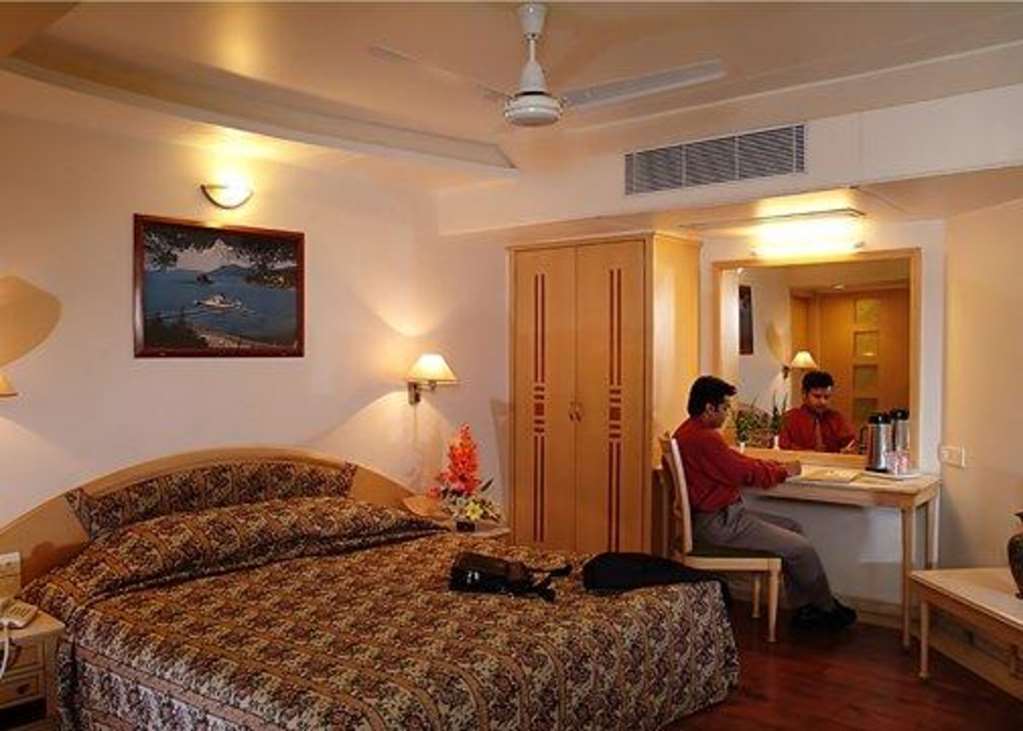 Comfort Inn President Near Ahmedabad Junction Station Екстериор снимка